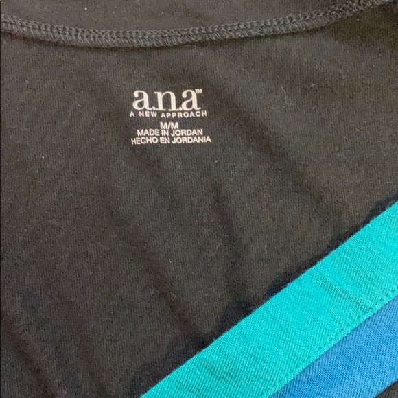 Ana Vneck Sleeveless Blouse - Picture 4 of 4